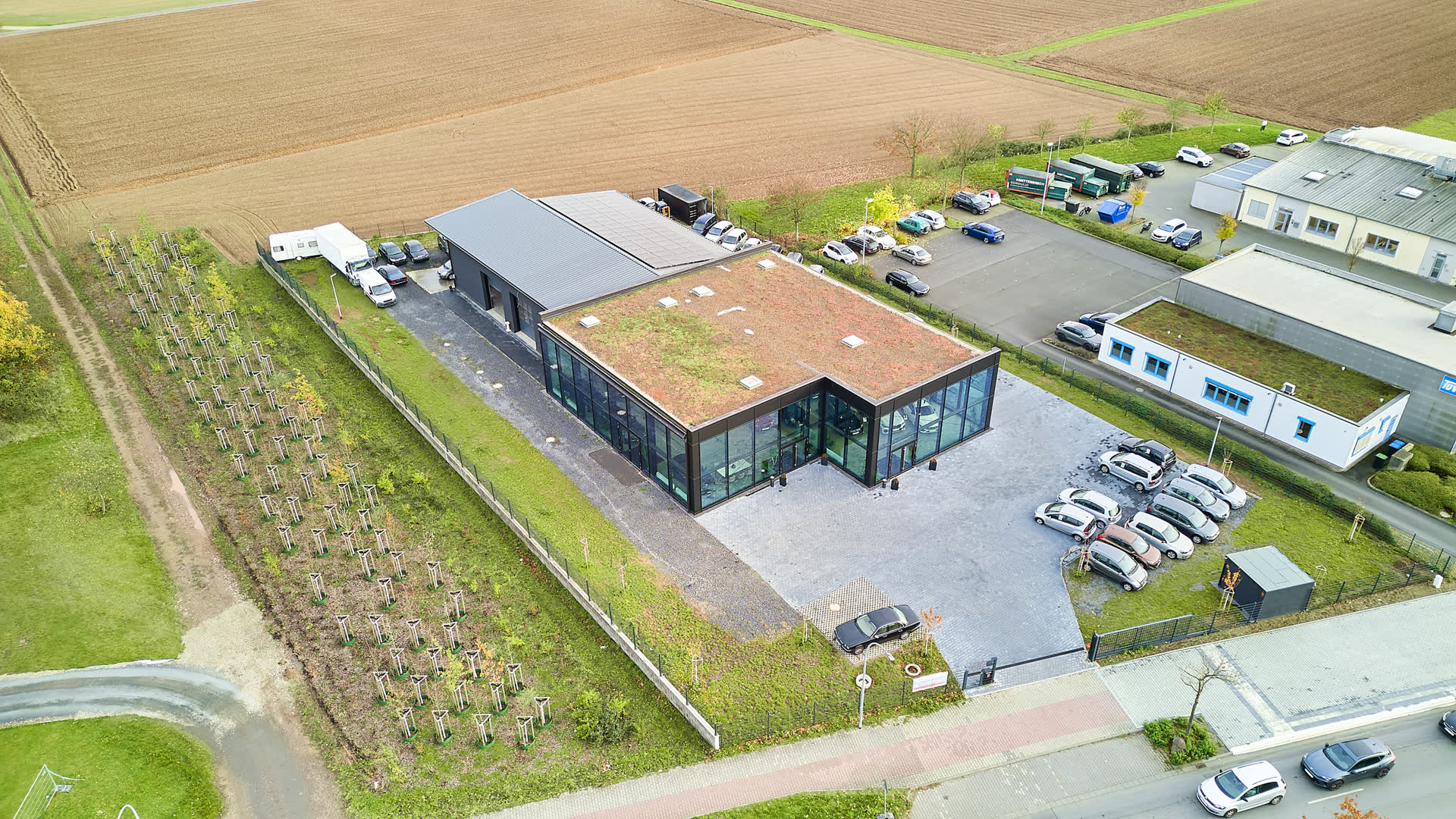 Luftaufnahme des neuen Autohauses