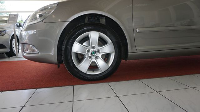 Fahrzeugabbildung Skoda Octavia Combi 2,99 % FINANZIERUNG¹+AUTOM+NAVI