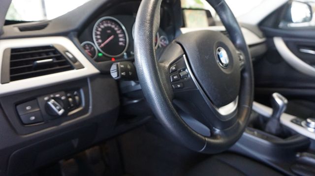 Fahrzeugabbildung BMW 316 d Advantage 2,99% FINANZIERUNG¹+NAVI+SHZ