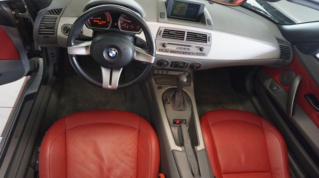 Fahrzeugabbildung BMW Z4 Roadster2,99 % FINANZIERUNG¹ AUTOMATIK+1.HAND