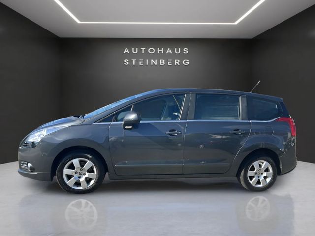 Fahrzeugabbildung Peugeot 5008 TEMPOMAT+PANORAMADACH+PDC+7 SITZE Active