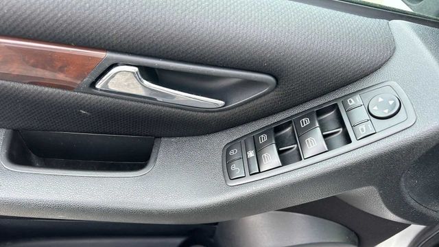 Fahrzeugabbildung Mercedes-Benz A 200 AUTOMATIK+BI XENON+SCHIEDEDACH