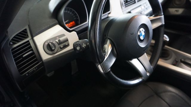 Fahrzeugabbildung BMW Z4 Roadster 2,99% FINANZIERUNG¹+LEDER+XENON 3.0i