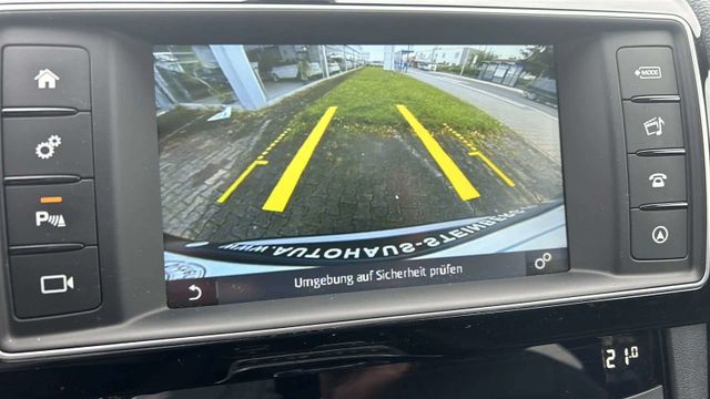 Fahrzeugabbildung Jaguar F-Pace AUTOMATIK+NAVI+LEDER+PANO+KAMERA AWD