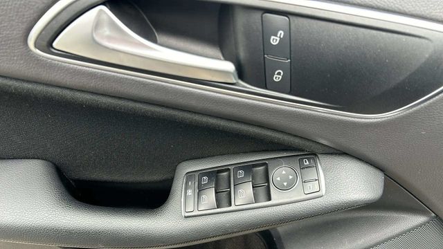 Fahrzeugabbildung Mercedes-Benz A 160 NAVIGATION+KAMERA+SITZHEIZUNG+PDC