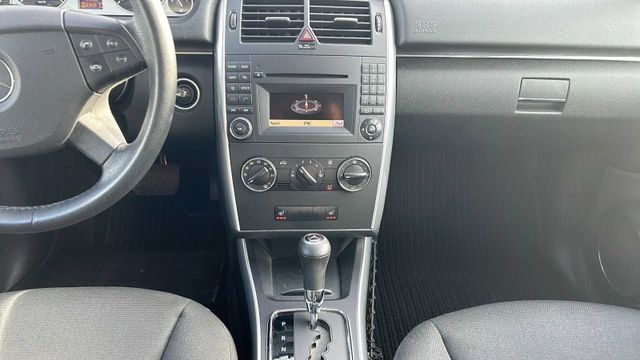 Fahrzeugabbildung Mercedes-Benz B 180 CDI AUTOMATIK+NAVIGATION+SHZ+TEMPOMAT