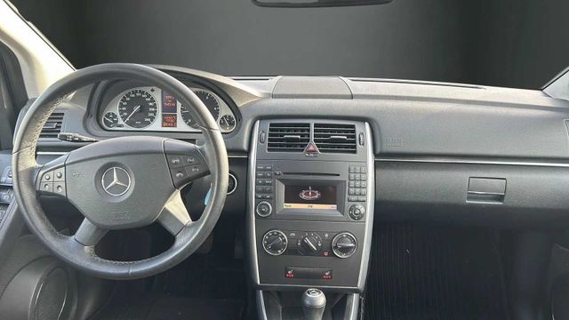 Fahrzeugabbildung Mercedes-Benz B 180 CDI AUTOMATIK+NAVIGATION+SHZ+TEMPOMAT