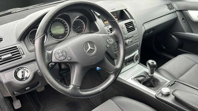 Fahrzeugabbildung Mercedes-Benz C 180 CGI BlueEfficiency SITZHEIZUNG+PDC+XENON