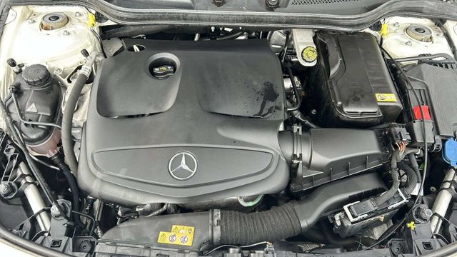 Fahrzeugabbildung Mercedes-Benz CLA 200 7G-DCT AUTOMATIK+NAVI+SHZ+TEMPOMAZT+PDC