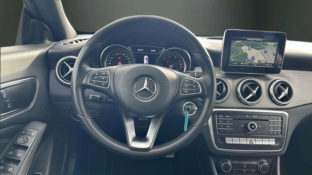 Fahrzeugabbildung Mercedes-Benz CLA 200 7G-DCT AUTOMATIK+NAVI+SHZ+TEMPOMAZT+PDC