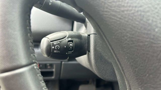 Fahrzeugabbildung Peugeot 3008 AUTOMATIK+SITZHEIZUNG+TEMPOMAT+PDC