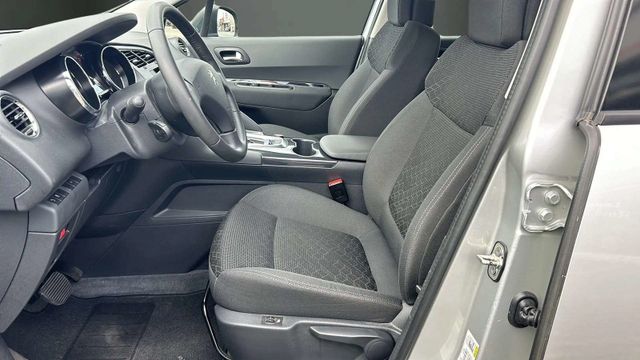 Fahrzeugabbildung Peugeot 3008 AUTOMATIK+SITZHEIZUNG+TEMPOMAT+PDC