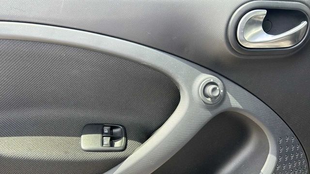 Fahrzeugabbildung Smart forfour AUTOMATIK+SITZHEIZUNG+TEMPOMAT+PDC elekt