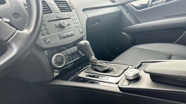 Fahrzeugabbildung Mercedes-Benz C 180 CGI BlueEfficiency COMAND+LEDER+XENON