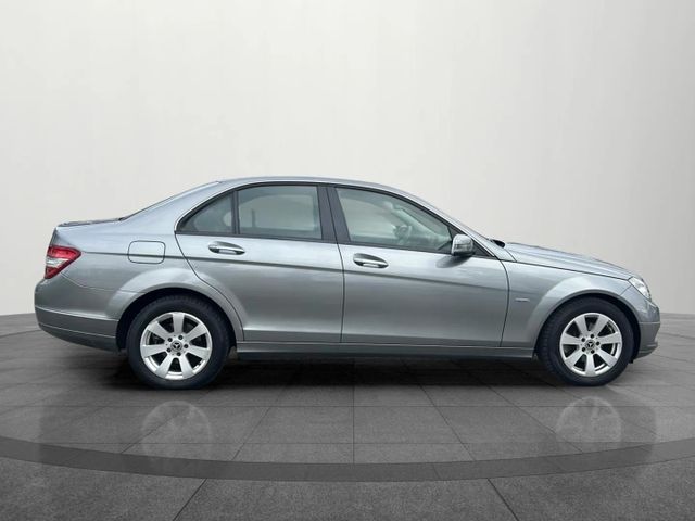 Fahrzeugabbildung Mercedes-Benz C 180 CGI BlueEfficiency COMAND+LEDER+XENON