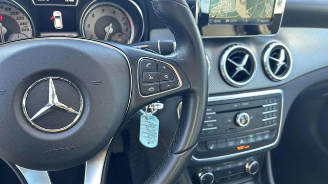 Fahrzeugabbildung Mercedes-Benz GLA 180 7G-DCT AUTOMATIK+NAVI+KAMERA+BI XENON+SH