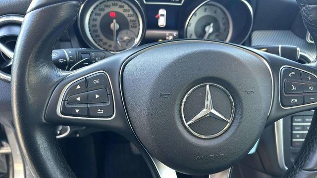 Fahrzeugabbildung Mercedes-Benz GLA 180 7G-DCT AUTOMATIK+NAVI+KAMERA+BI XENON+SH