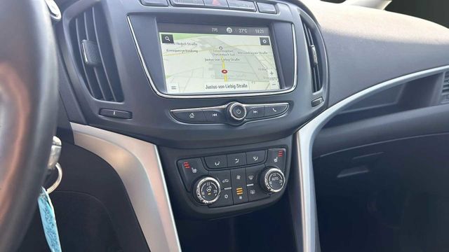 Fahrzeugabbildung Opel Zafira 2.0 D NAVIGATION+KAMERA+SHZ+TEMPOMAT+PDC