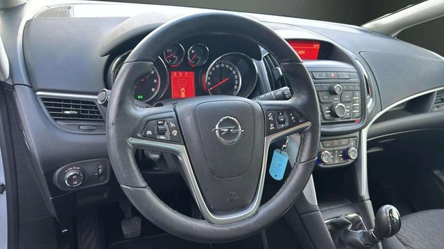 Fahrzeugabbildung Opel Zafira BI XENON+SITZHEIZUNG+TEMPOMAT+PDC Active