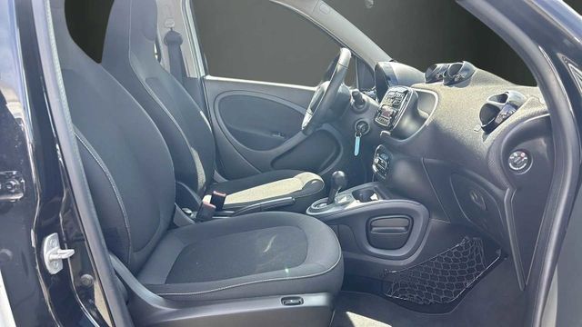 Fahrzeugabbildung Smart forfour AUTOMATIK+SITZHEIZUNG+TEMPOMAT+PDC elekt