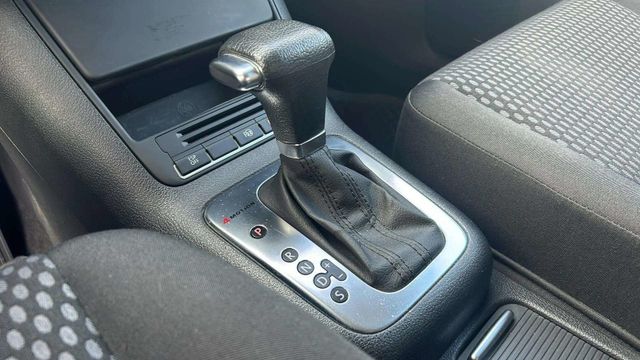 Fahrzeugabbildung Volkswagen Tiguan AUTOMATIK+NAVI+TEMPOMAT+ALLRAD+SHZ Trend