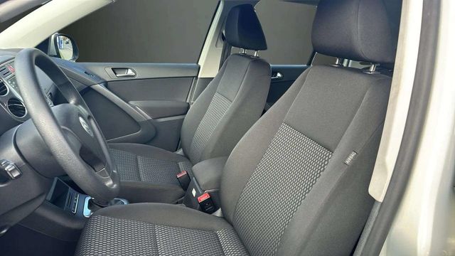 Fahrzeugabbildung Volkswagen Tiguan AUTOMATIK+NAVI+TEMPOMAT+ALLRAD+SHZ Trend