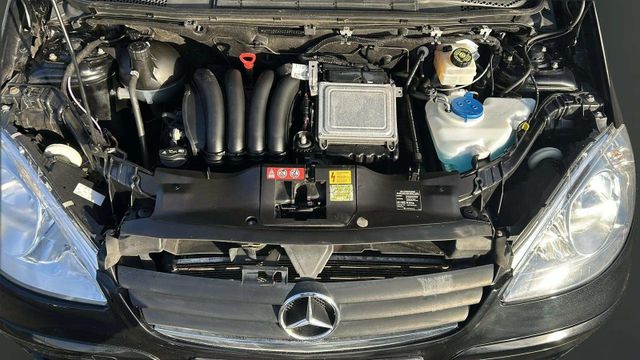 Fahrzeugabbildung Mercedes-Benz A 150 Edition SITZHEIZUNG+EINPARKHILFE+ALU