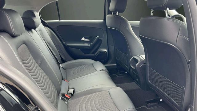 Fahrzeugabbildung Mercedes-Benz A 250 AUTOMATIK+NAVI+LEDER+DIGITALER TACHO