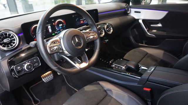Fahrzeugabbildung Mercedes-Benz CLA 250 AUTOMATIK+LEDER+NAVI+LED+DIGITALER TACHO
