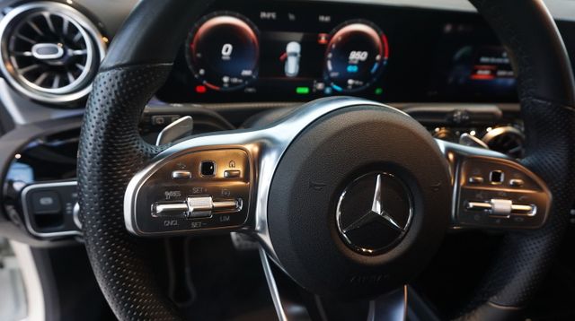Fahrzeugabbildung Mercedes-Benz CLA 250 AUTOMATIK+LEDER+NAVI+LED+DIGITALER TACHO