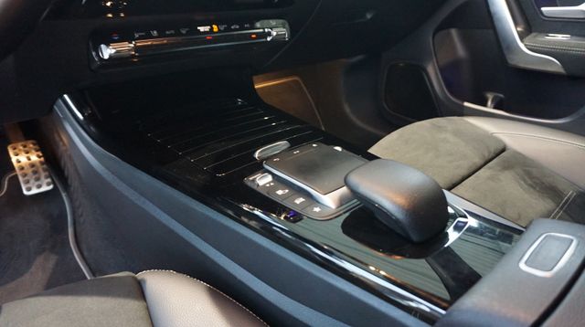 Fahrzeugabbildung Mercedes-Benz CLA 250 AUTOMATIK+LEDER+NAVI+LED+DIGITALER TACHO