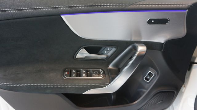 Fahrzeugabbildung Mercedes-Benz CLA 250 AUTOMATIK+LEDER+NAVI+LED+DIGITALER TACHO