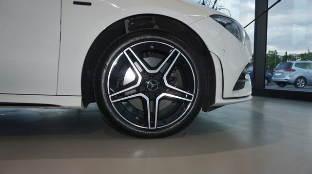 Fahrzeugabbildung Mercedes-Benz CLA 250 AUTOMATIK+LEDER+NAVI+LED+DIGITALER TACHO
