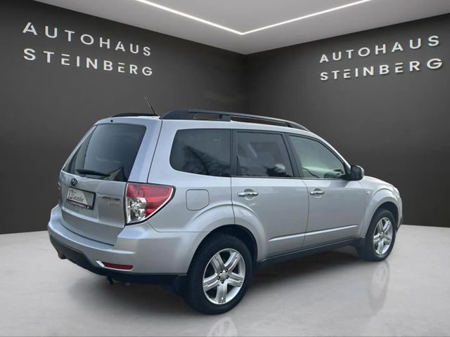 Fahrzeugabbildung Subaru Forester AUTOMATIK+LEDER+PANO+SHZ+TEMPOMAT+PDC