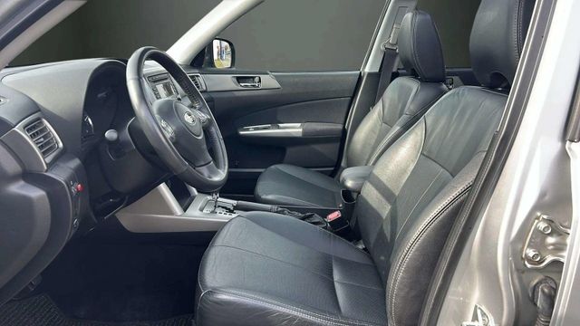 Fahrzeugabbildung Subaru Forester AUTOMATIK+LEDER+PANO+SHZ+TEMPOMAT+PDC