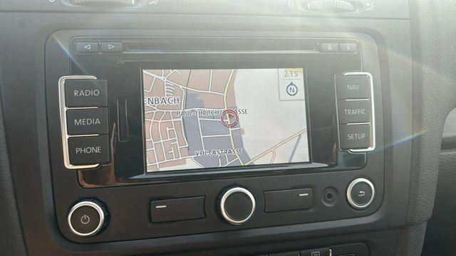 Fahrzeugabbildung Volkswagen Golf VI AUTOMATIK+NAVIGATION+SCHIEBEDACH+SHZ+PDC