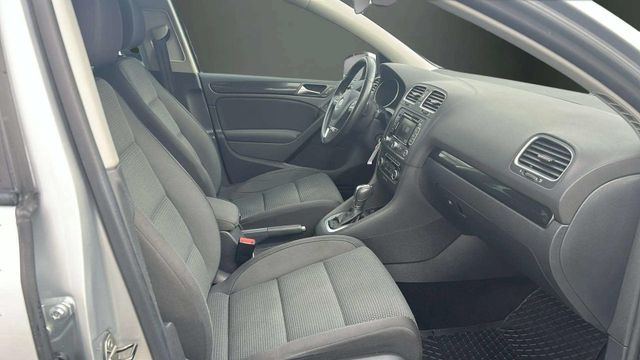 Fahrzeugabbildung Volkswagen Golf VI AUTOMATIK+NAVIGATION+SCHIEBEDACH+SHZ+PDC