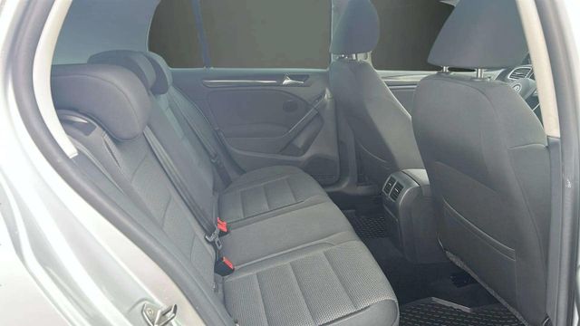 Fahrzeugabbildung Volkswagen Golf VI AUTOMATIK+NAVIGATION+SCHIEBEDACH+SHZ+PDC