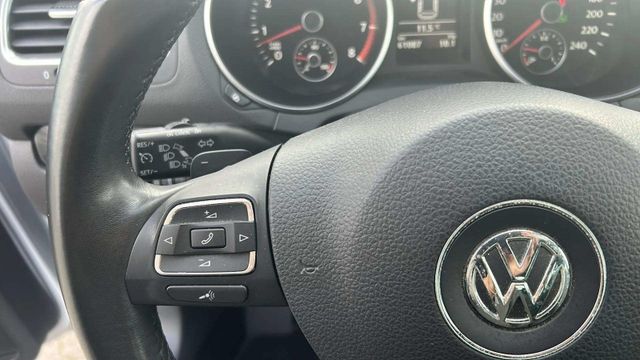 Fahrzeugabbildung Volkswagen Golf VI AUTOMATIK+NAVIGATION+SCHIEBEDACH+SHZ+PDC