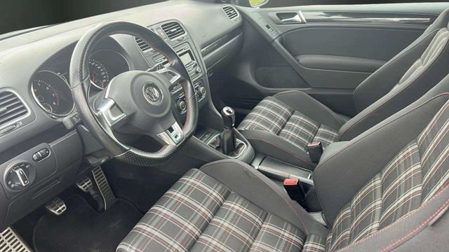 Fahrzeugabbildung Volkswagen Golf VI SITZHEIZUNG+EINPARKHILFE+ALU GTI