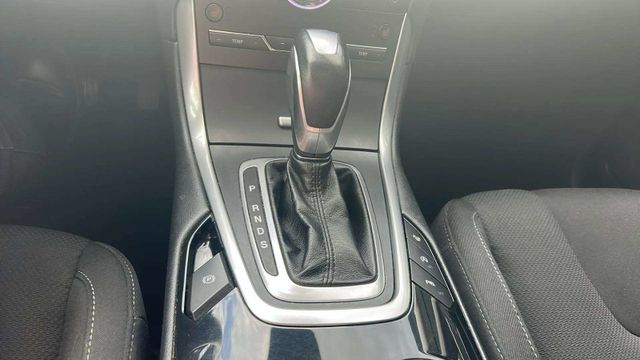 Fahrzeugabbildung Ford S-MAX AUTOMATIK+NAVIGATION+PANO+7 SITZE+XENON