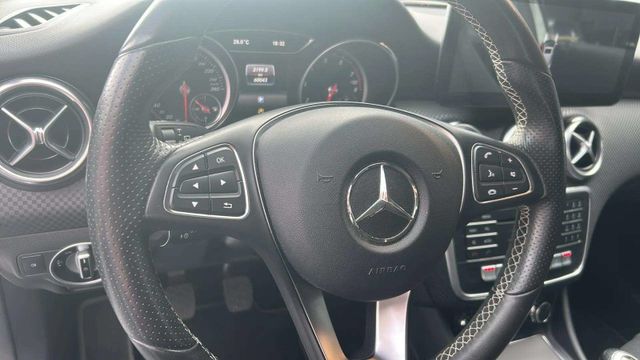Fahrzeugabbildung Mercedes-Benz A 180 Activity Edition NAVIGATION+SITZHEIZUNG+TE