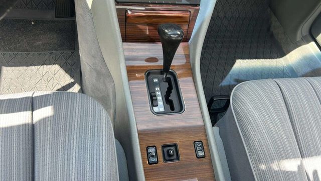 Fahrzeugabbildung Mercedes-Benz E 260 OLDTIMER H-KENNZEICHEN+SCHECKHEFT+ESSD+TEM