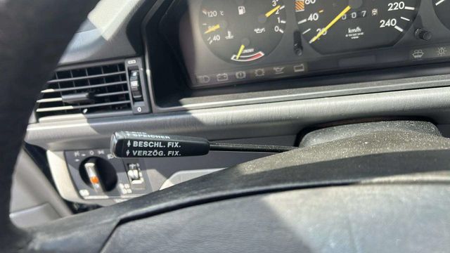 Fahrzeugabbildung Mercedes-Benz E 260 OLDTIMER H-KENNZEICHEN+SCHECKHEFT+ESSD+TEM