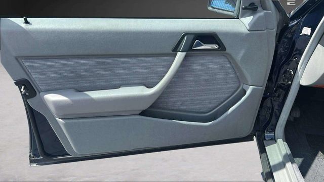 Fahrzeugabbildung Mercedes-Benz E 260 OLDTIMER H-KENNZEICHEN+SCHECKHEFT+ESSD+TEM