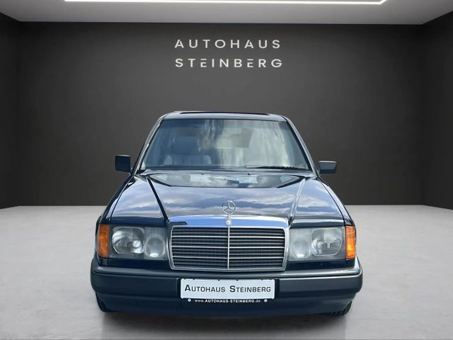 Fahrzeugabbildung Mercedes-Benz E 260 OLDTIMER H-KENNZEICHEN+SCHECKHEFT+ESSD+TEM