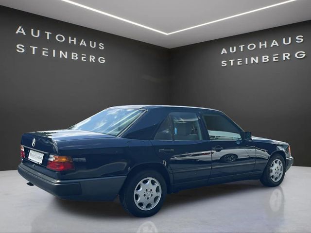 Fahrzeugabbildung Mercedes-Benz E 260 OLDTIMER H-KENNZEICHEN+SCHECKHEFT+ESSD+TEM