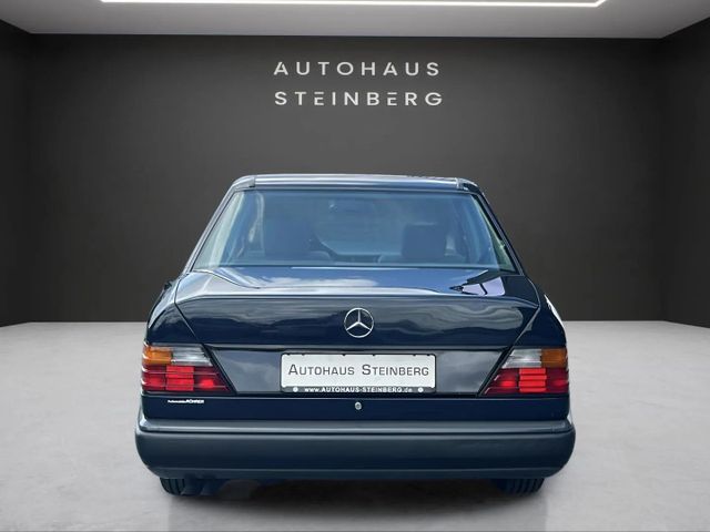 Fahrzeugabbildung Mercedes-Benz E 260 OLDTIMER H-KENNZEICHEN+SCHECKHEFT+ESSD+TEM