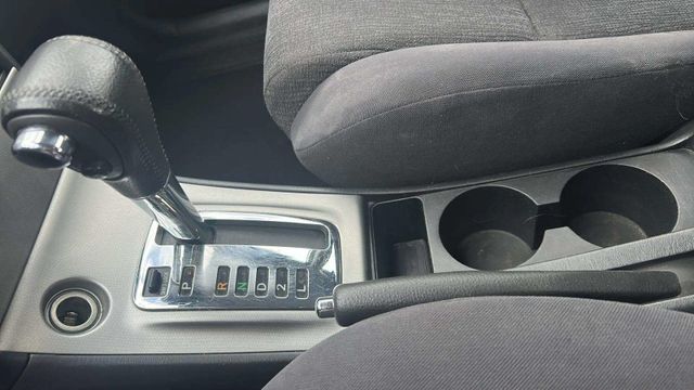 Fahrzeugabbildung Toyota Corolla 1.6 Linea Sol AUTOMATIK+EINPARKHILFE