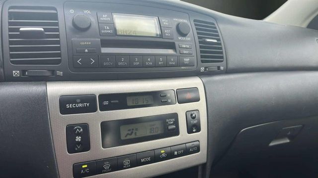 Fahrzeugabbildung Toyota Corolla 1.6 Linea Sol AUTOMATIK+EINPARKHILFE